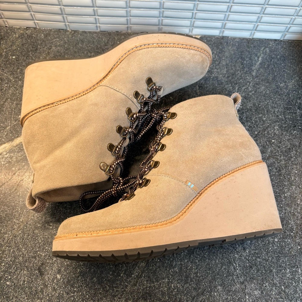 Toms Gray Ankle Boots with Wedge Heel - Picture 3 of 8